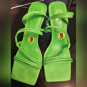 New with tags Green sandals